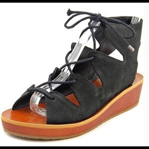 COPY - Lace-up hipsta black leather wedges!